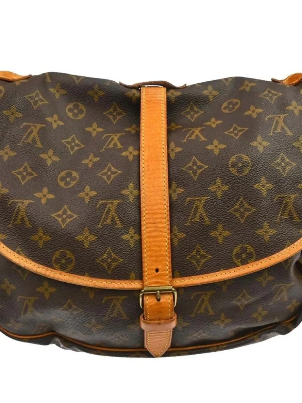 Louis Vuitton outside 	ab